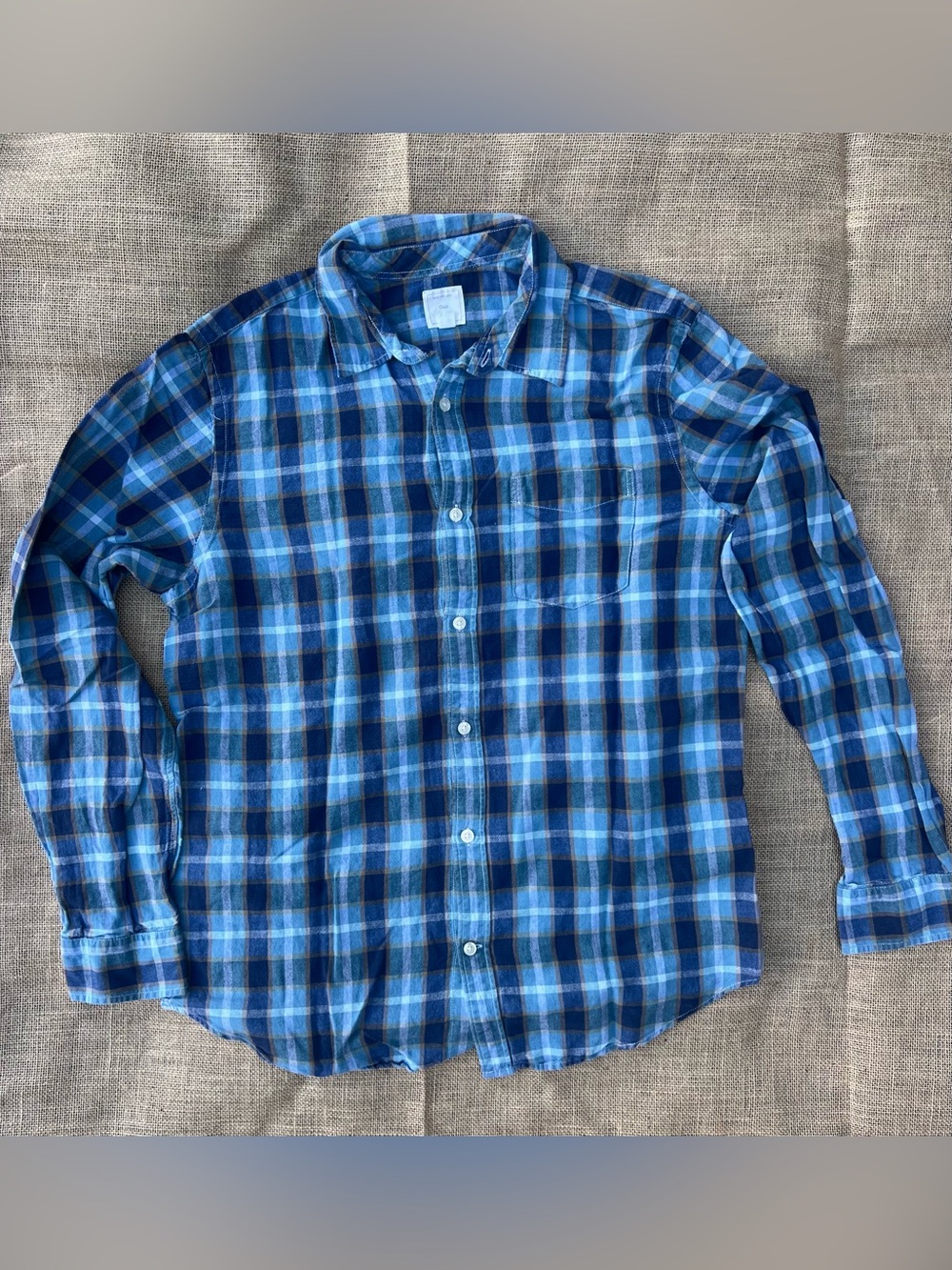 GAP Men's Blue Plaid Long-Sleeve Button-Down Shirt with Linen